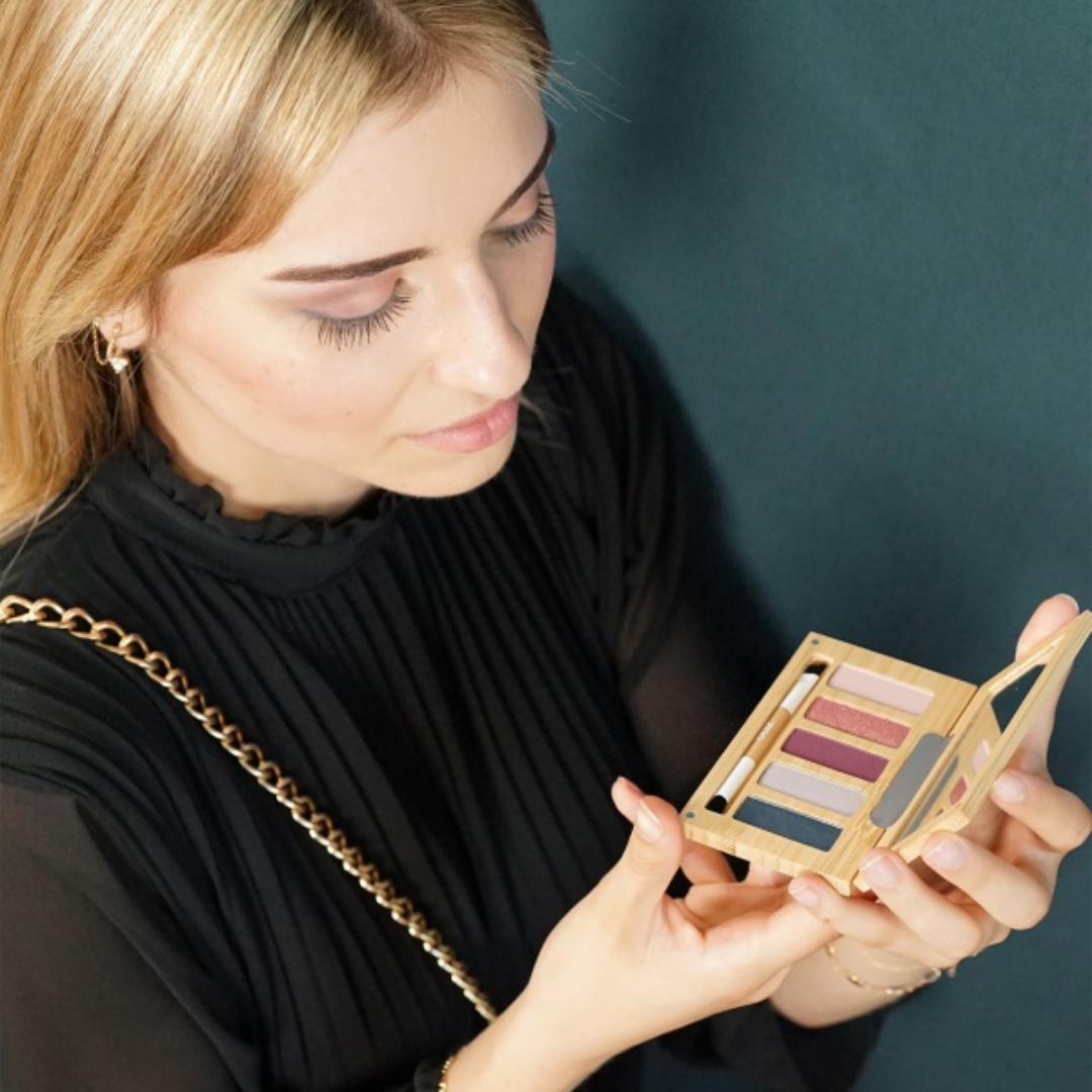 Bamboo Vegan Eyeshadow Palette Night & Rose 5 Shades - Zao Makeup - Woman Applying Eyeshadow